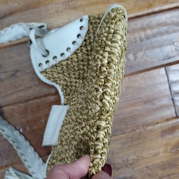 White Faux Leather & Straw Boho Shoulder Bag - Picture 14 of 15
